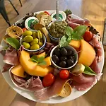 Guest house L Ostau De La Treille 4*