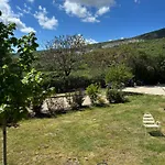 L Ostau De La Treille Guest house