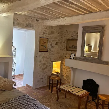 L Ostau De La Treille Maison d'hôtes Limans