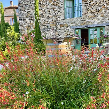 L Ostau De La Treille Maison d'hôtes
