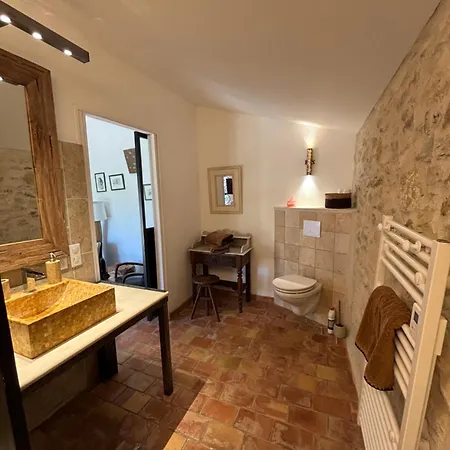 L Ostau De La Treille Maison d'hôtes