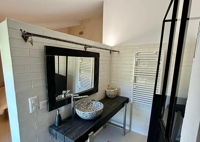 L Ostau De La Treille 3*